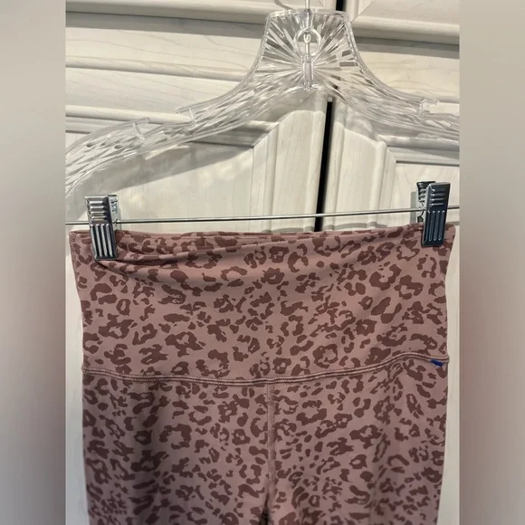 Athleta Elation High Rise | pink leopard print | size xs - Picture 4 of 6